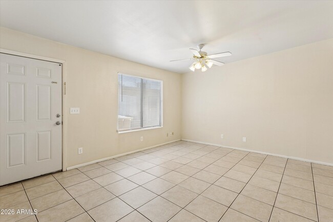 Building Photo - 7010 N 68th Dr