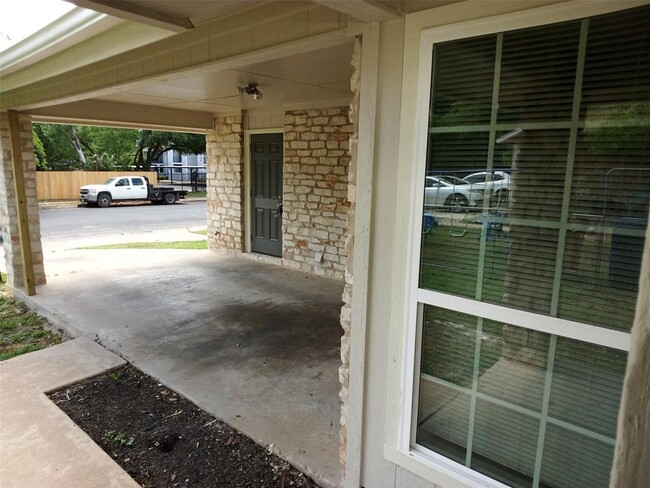 Building Photo - 9939 Quail Blvd