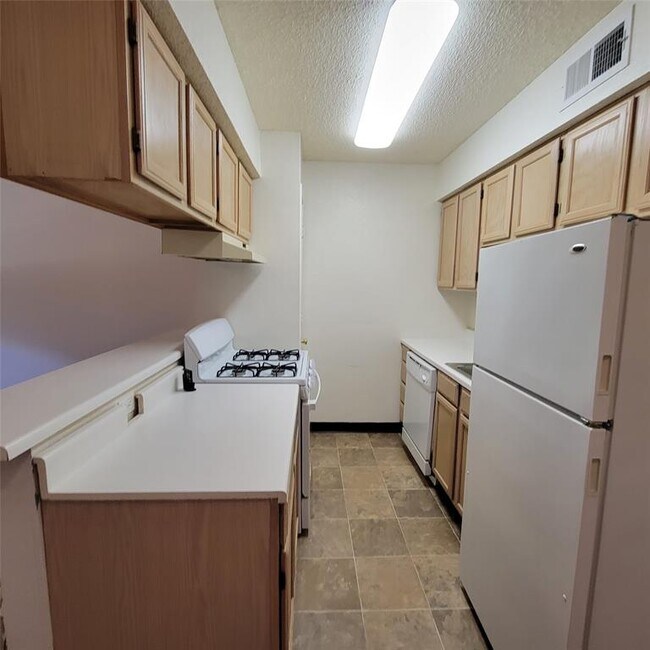 Building Photo - 1328 Bomar St