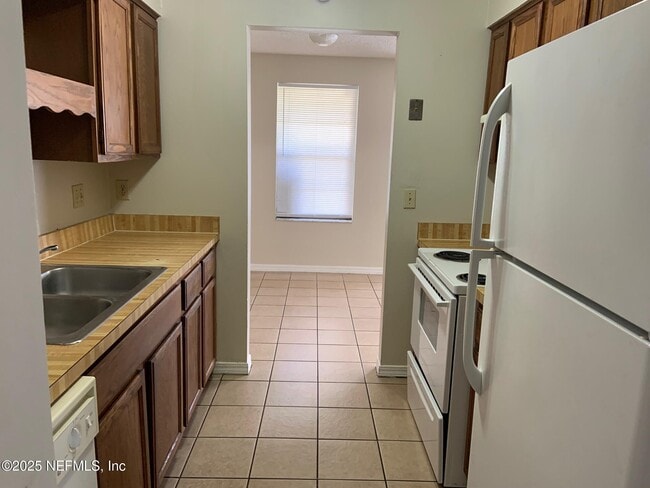 Building Photo - 474 Bentwood Ln