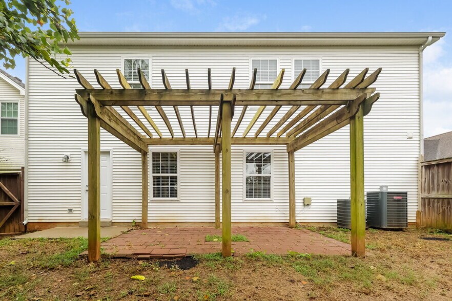 Building Photo - 4852 Nina Marie Ave