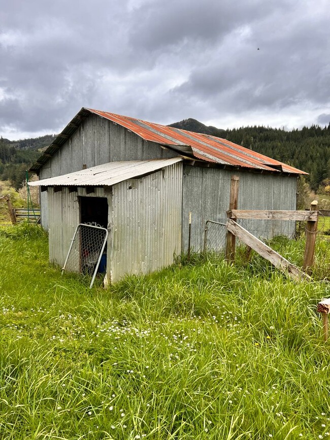 Building Photo - 98382 Sitkum Ln