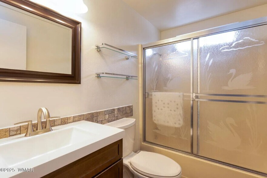 Building Photo - 6373 Manzanita Dr