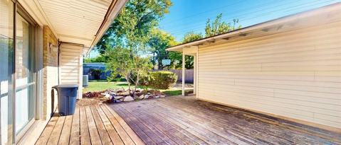 Building Photo - 1008 Wake Dr