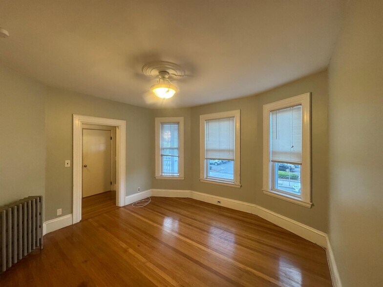 Building Photo - 106 Highland Ave