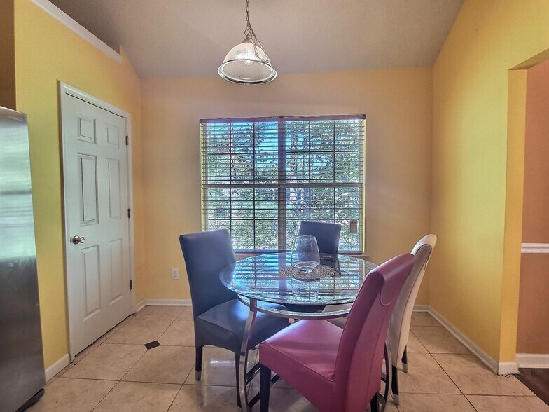 Building Photo - 1734 Spring Hill Cove