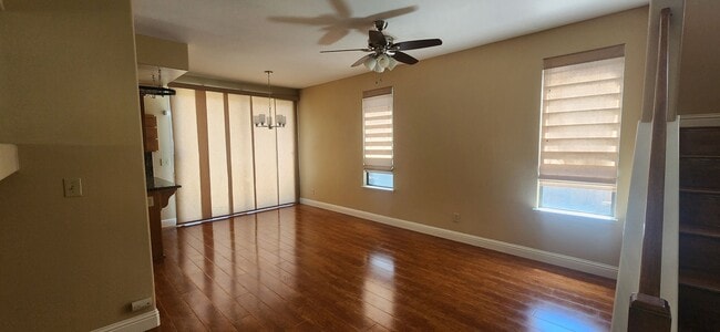 Building Photo - Wonderful 3 Bedroom 2.5 Bathroom Home in E...