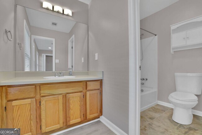 Building Photo - 255 Triple Oaks Dr