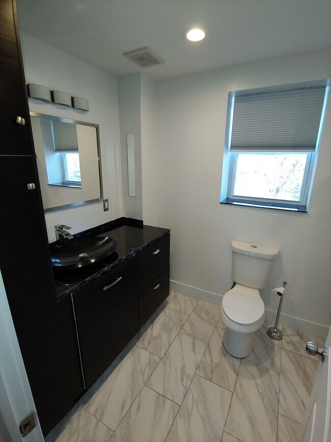 Building Photo - Grays Ferry-Modern South Philadelphia