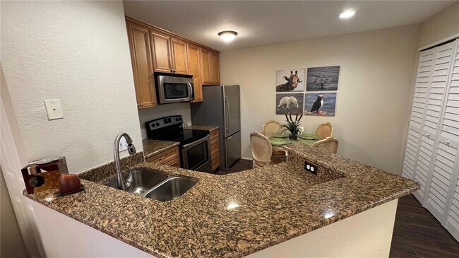 Building Photo - 850 S Tamiami Trl