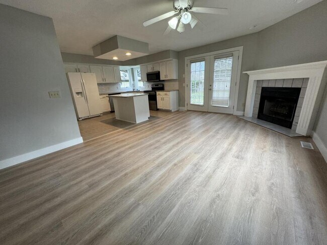 Building Photo - 1504 W Highpoint Cir