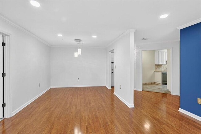 Building Photo - 27207 Plantation Dr NE