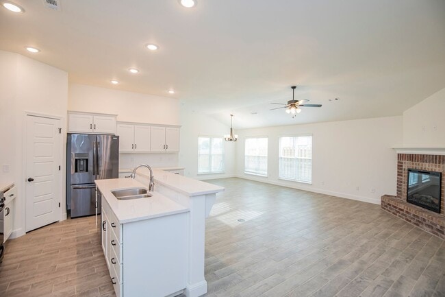 Building Photo - ***1021 Pink Lady Place***