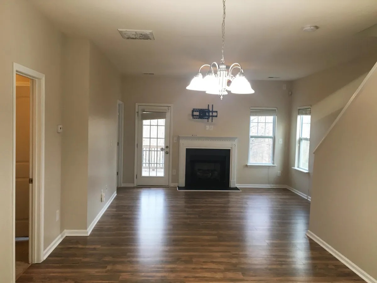 Building Photo - Room in Townhome on Bunclody Dr