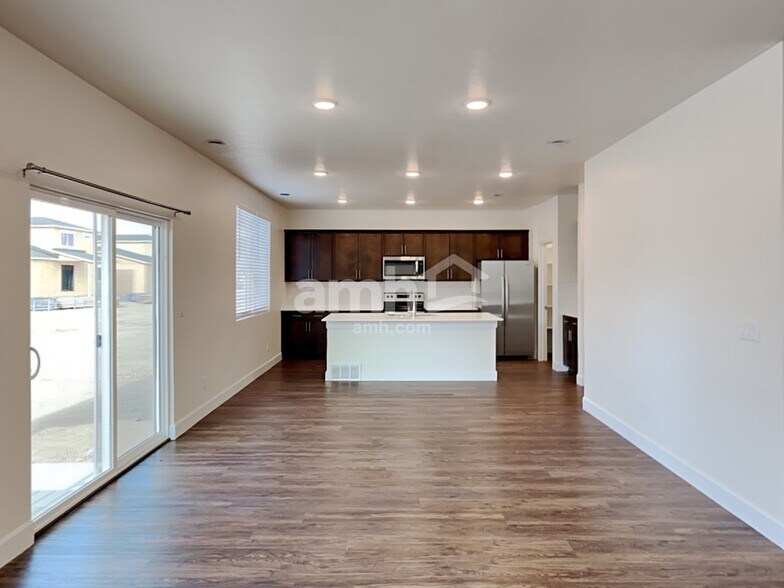 Building Photo - 2634 W 3340 S