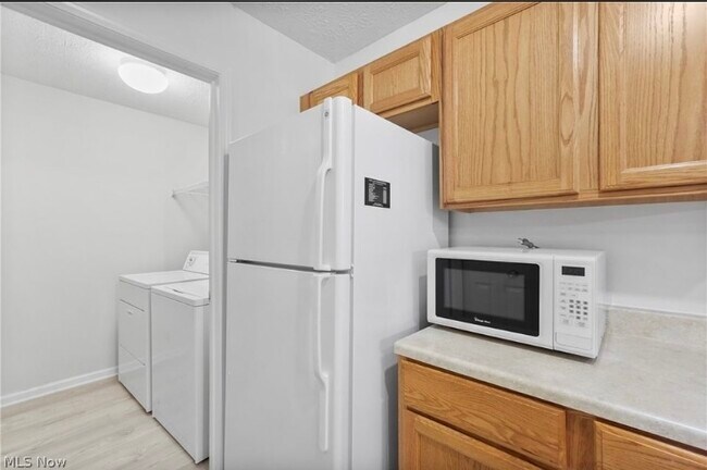 Building Photo - 14929 Lenox Dr