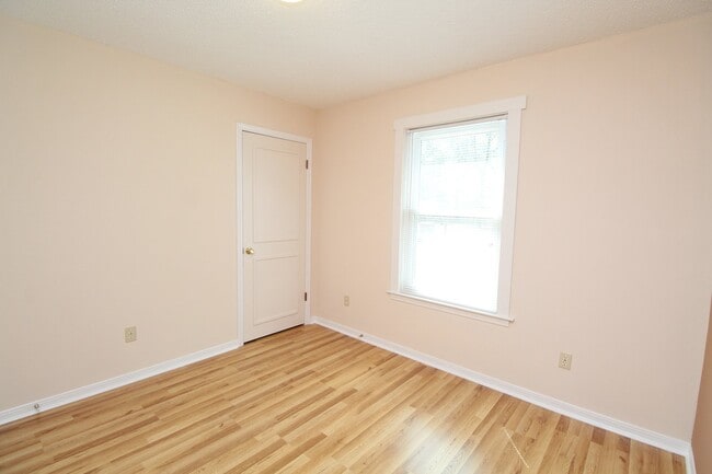 Building Photo - Milton Home with Modern Kitchen, Open Livi...