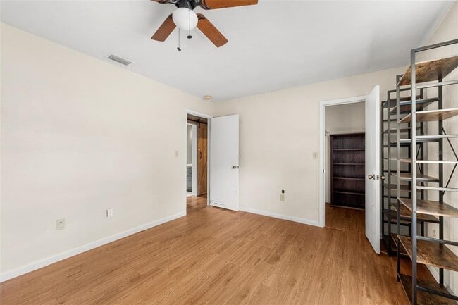 Building Photo - 2705 NW 47 Pl