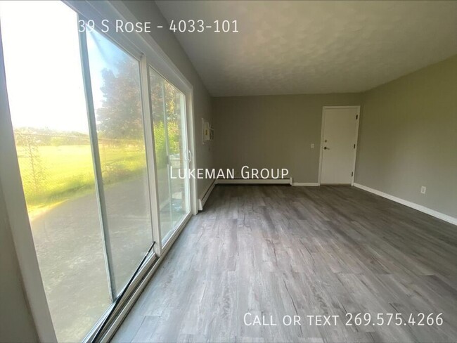 Building Photo - 4031-4039 S Rose-4033-101
