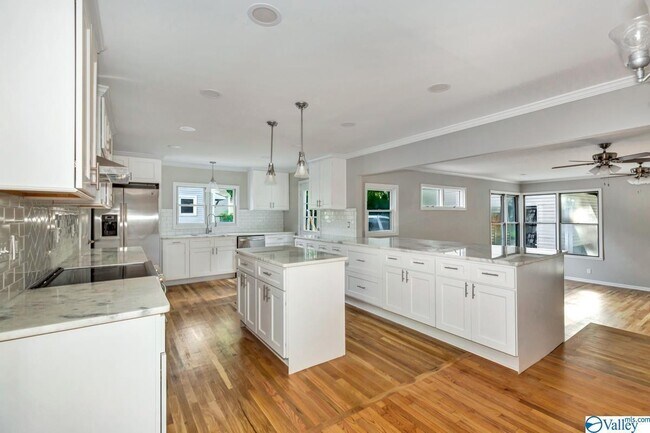 Building Photo - 2223 SE California St