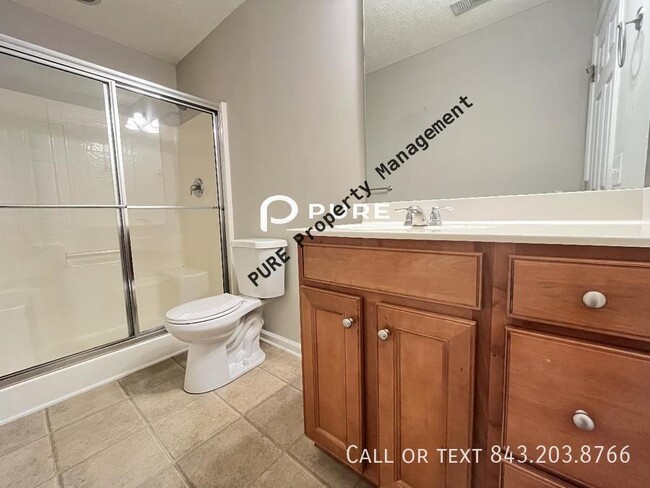 Building Photo - Beautiful 3 Bedroom 2 Bathroom One-Story P...