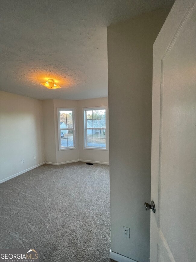 Building Photo - 721 Meadow Spring Dr