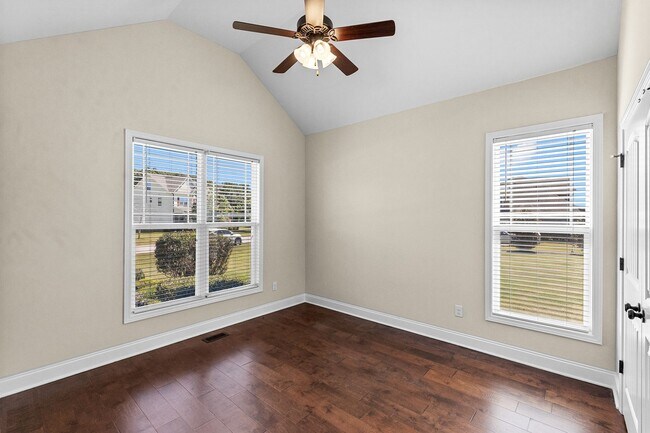 Building Photo - **Spacious 3bd/3ba in Raleigh**