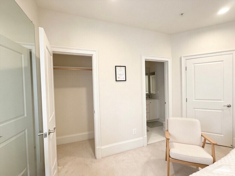 Building Photo - 12430 Ansin Circle Dr