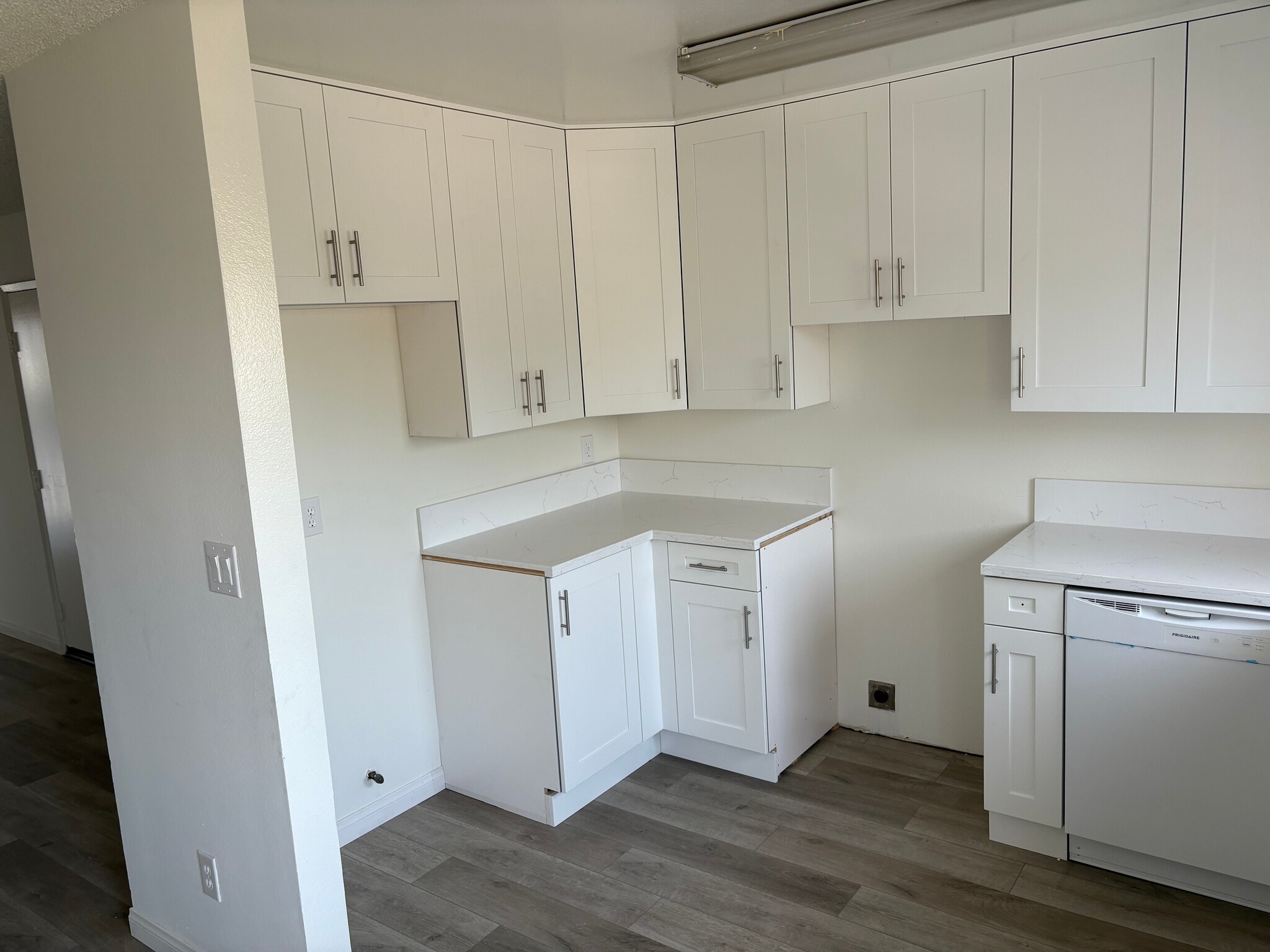 Big Kitchen - Beneda Lane Apartments