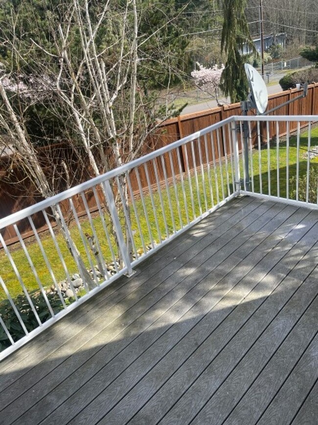 Building Photo - 3bd/2.5ba Lynnwood Townhome