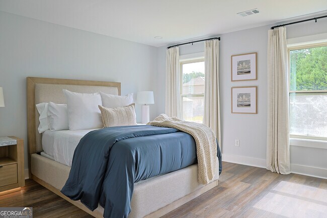 Building Photo - 2184 Skye Isles Pass SE