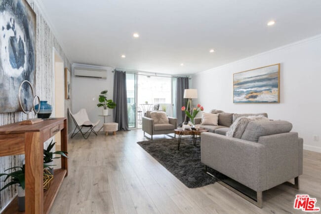 Building Photo - 847 5th St