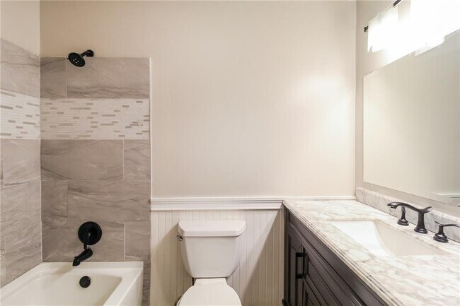 Building Photo - 2314 Tapanzee Ln