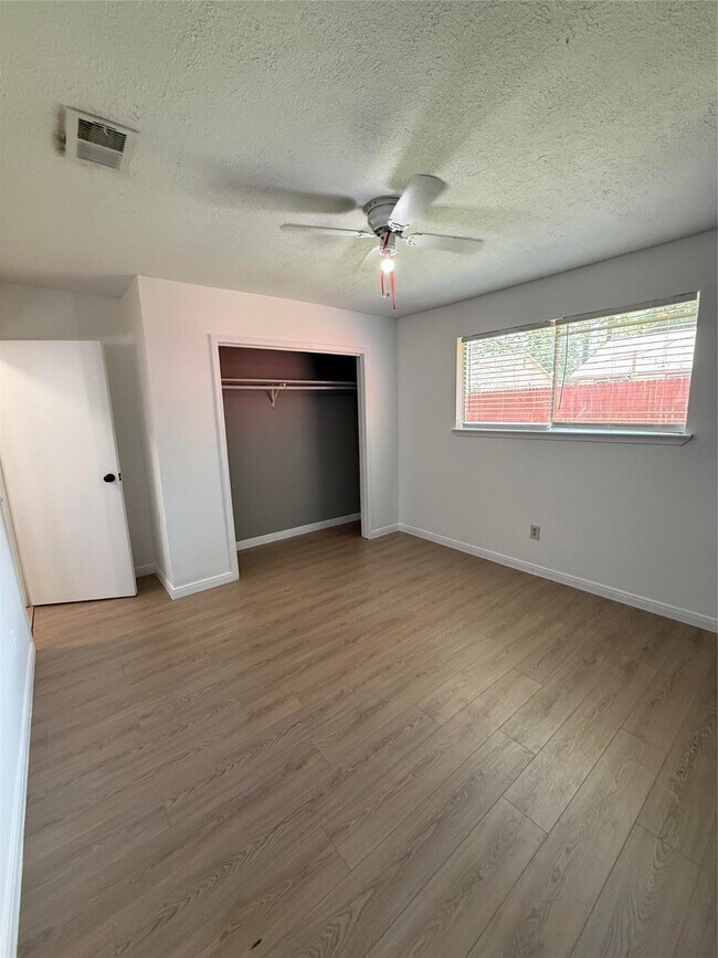 Building Photo - 2603 Shady Bayou Ln