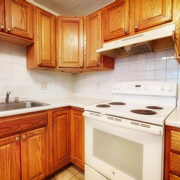 Primary Photo - 278 Grove St