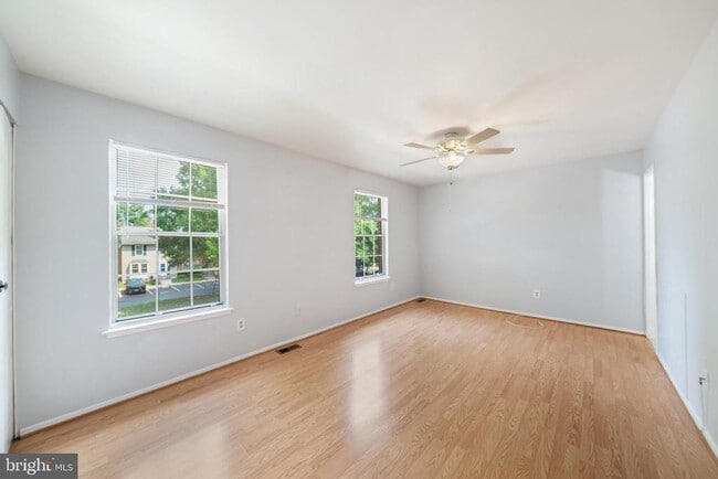 Building Photo - 7767 Hiawatha Ln