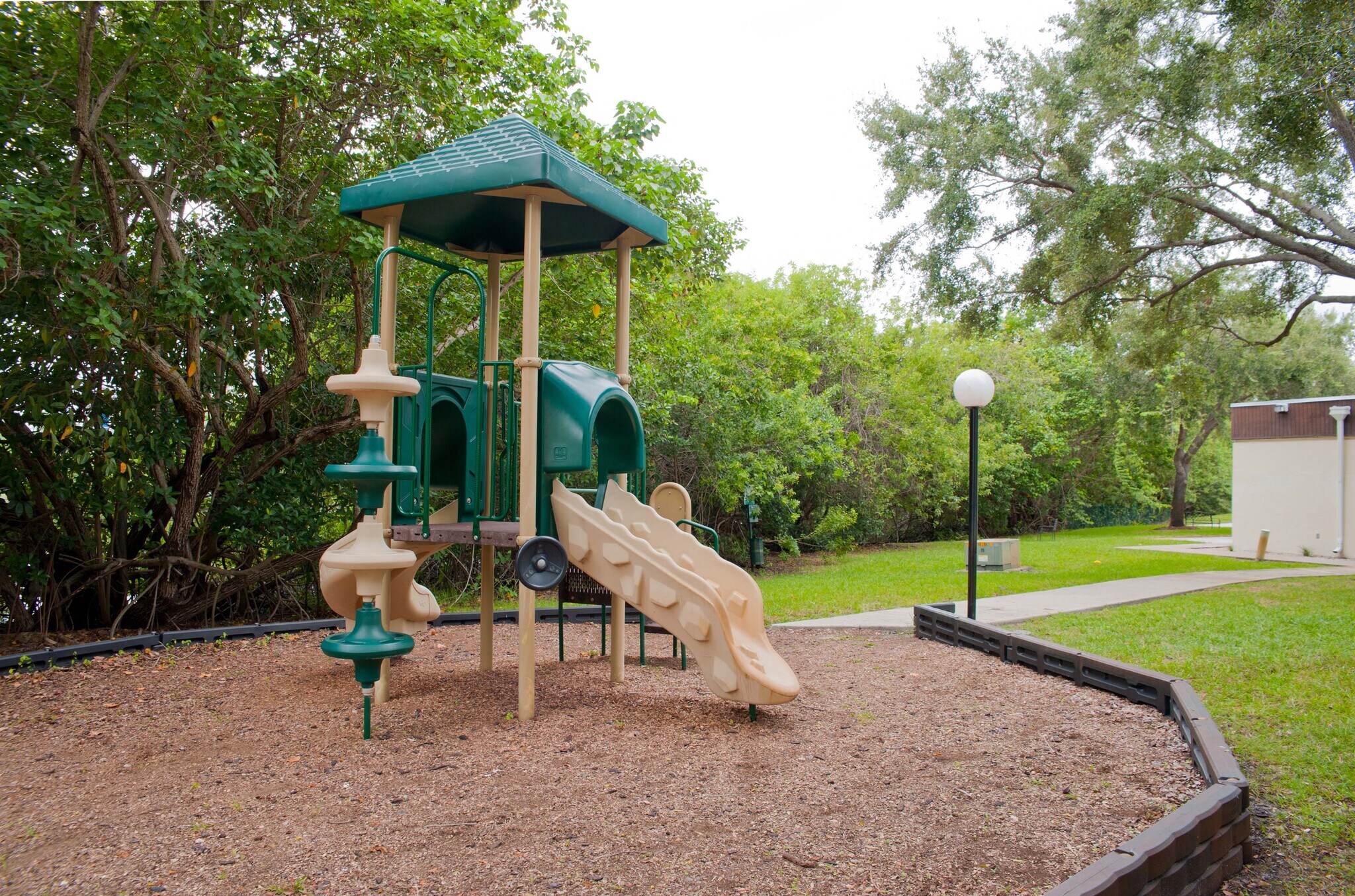 Building Photo - 19216 NE 25th Ave