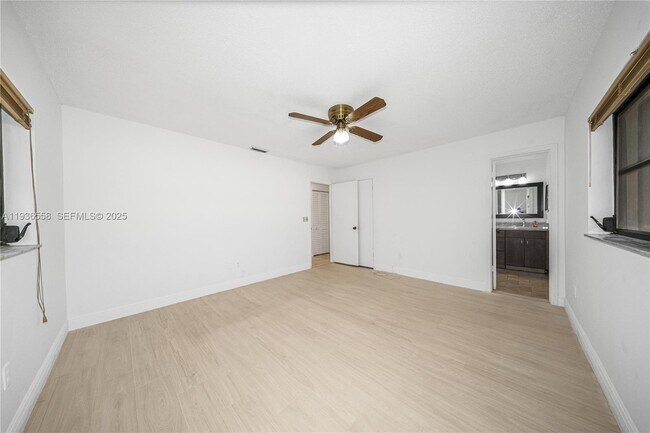 Building Photo - 14065 SW 48th Terrace