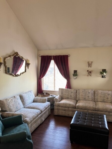 Building Photo - 36 Stevens Ct