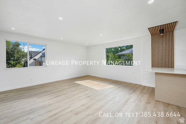 Building Photo - 288 Downington Ave S