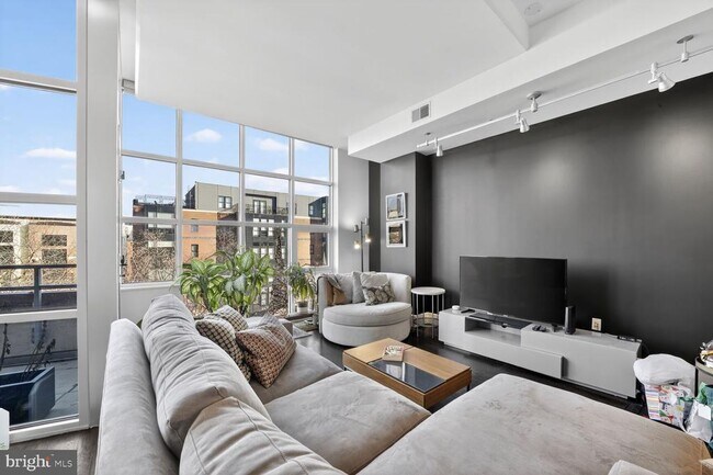 Building Photo - 2100 11th St NW