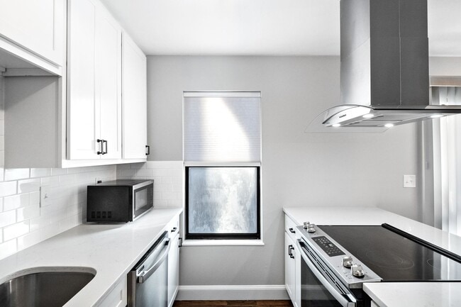 Building Photo - 6464 Oakland Ave