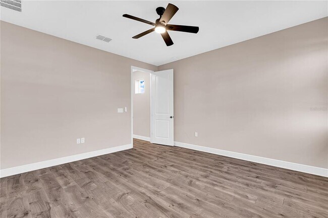 Building Photo - 10205 Pearson Ave