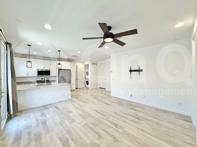 Building Photo - 3266 E Wild Dr