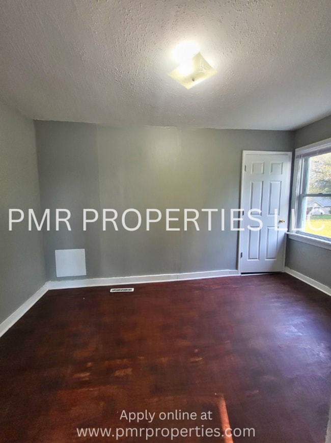Building Photo - 4 Bedrooms - 1 Bathroom House.