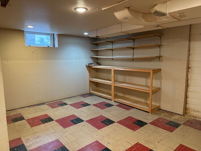 Building Photo - The Cutest 3-Bedroom Tudor - One Block From Como Golf Course