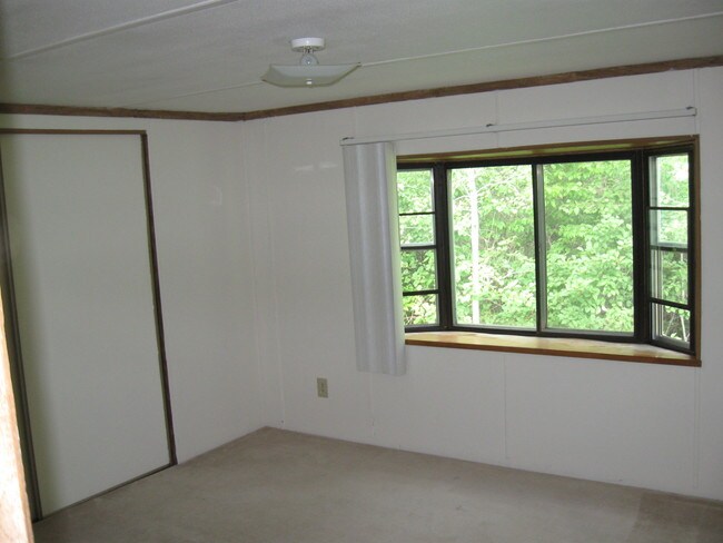 Building Photo - 410 Lake St