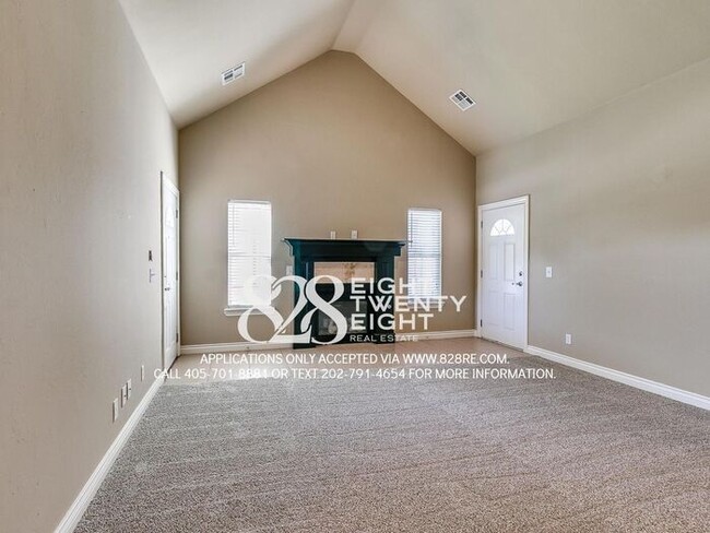 Building Photo - Roommates Not Working Out? 4 Bed/2 Bath Home Near OU Campus Available NOW! (Not Preleasing for 2027)