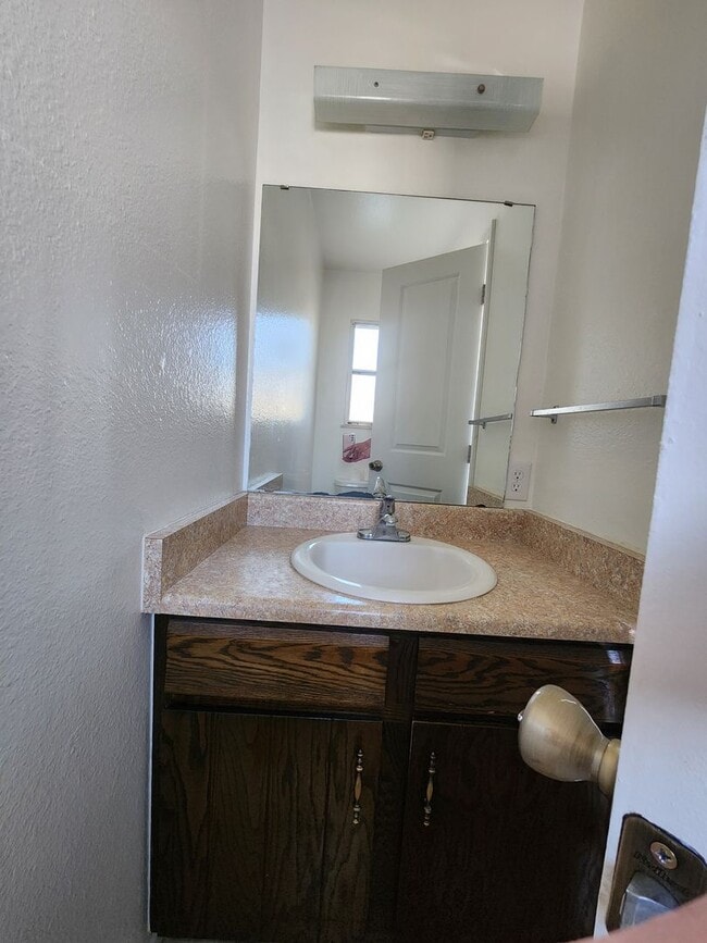 Building Photo - ALL PROSPECTIVE TENANTS MUST SUBMIT A $58 NON-REFUNDABLE APPLICATION FEE PER APPLICANT ONLINE AND...