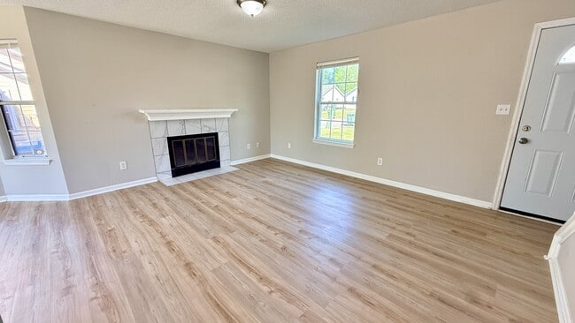 Building Photo - 2531 Clovis Rd SW